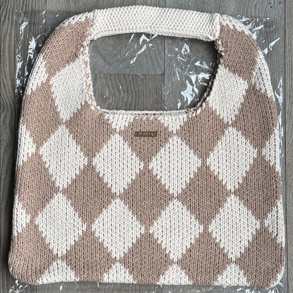 Kopari Knitted Diamond Cream & Tan Argyle Circle Boho Slouchy Bag 10”x 16” - Picture 2 of 7